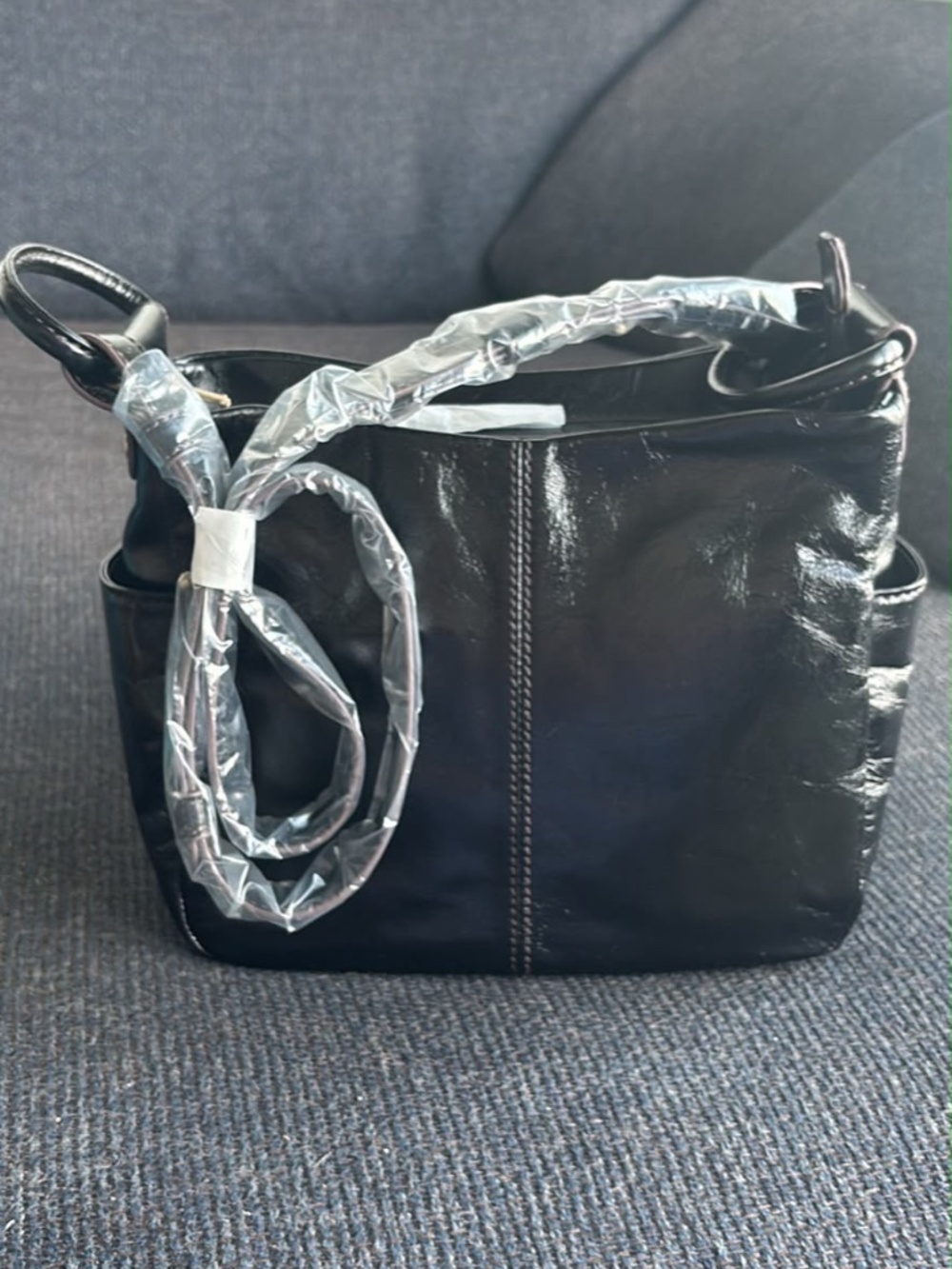 Hobo Sheila Crossbody in Polished Leather